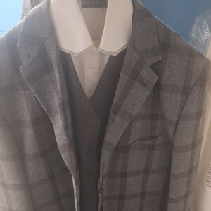 Men's Gray Plaid Suit Jacket and Vest Set